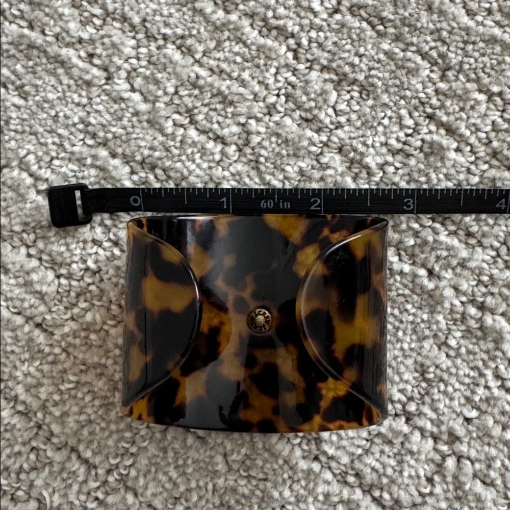 NWOT J Crew Acrylic Tortoise Cuff Bracelet - Picture 4 of 5